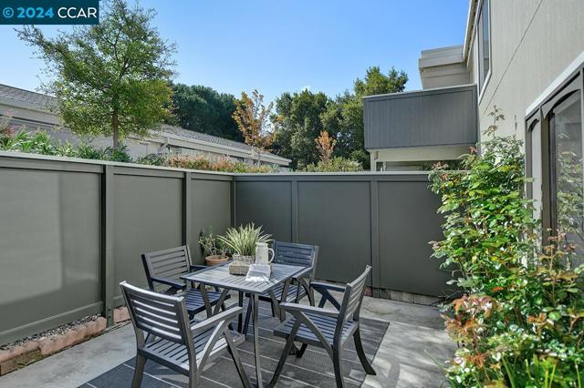 2057 Golden Rain Rd, Walnut Creek, California 94595, 2 Bedrooms Bedrooms, ,1 BathroomBathrooms,Condominium,For Sale,Golden Rain Rd,41055232