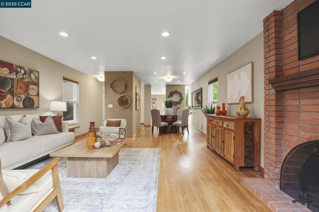 2055 Morello Ave, Pleasant Hill CA: https://media.crmls.org/mediaz/ebe6fc48-16a7-46b7-a410-0d14dbb5f1a5.jpg