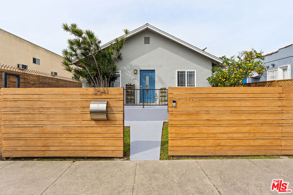 2541 Hillcrest Drive, Los Angeles, CA 90016