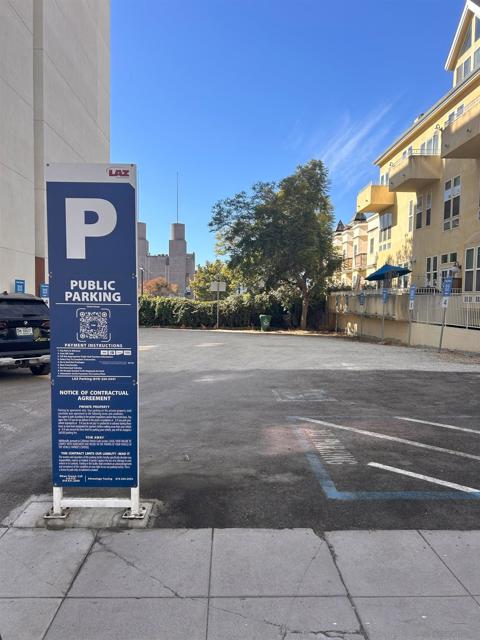 1620 Union Street, San Diego CA: https://media.crmls.org/mediaz/ebe77c71-d5fc-4aaa-9c3b-934d3f85bde3.jpg