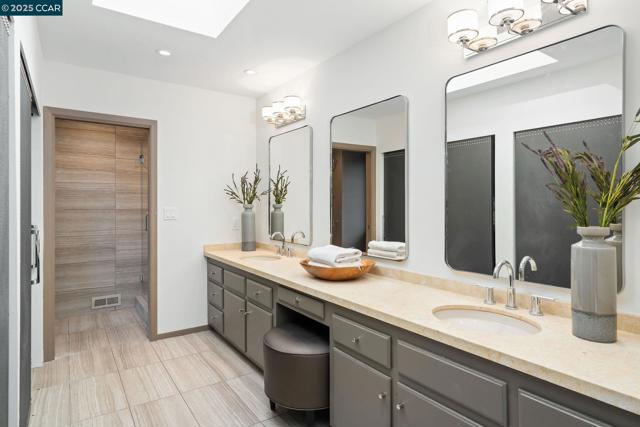 225 Vagabond Ct, Alamo CA: https://media.crmls.org/mediaz/ebe7c220-4ccb-4a31-9d24-841587d270b2.jpg