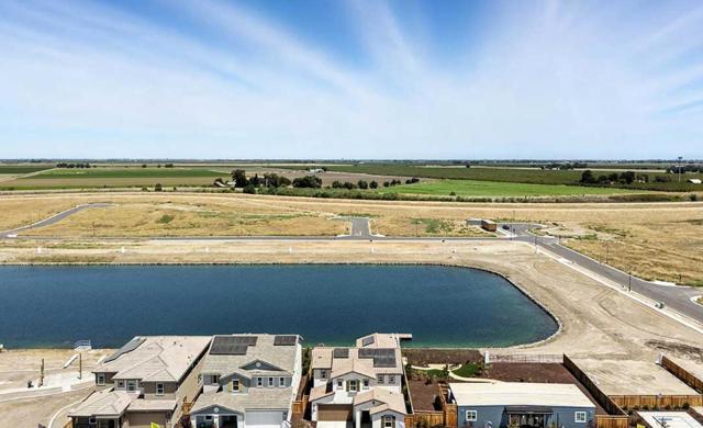 15887 Cleary Court, Lathrop CA: https://media.crmls.org/mediaz/ebe80838-9d5c-40d1-a4a5-3783e9f9e628.jpg