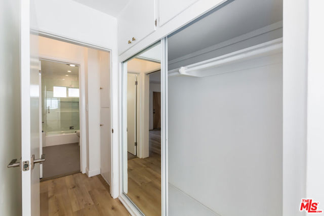 1268 N SWEETZER Avenue, West Hollywood CA: https://media.crmls.org/mediaz/ebe812ef-0e6f-4500-9c1b-98840ca85cb4.jpg