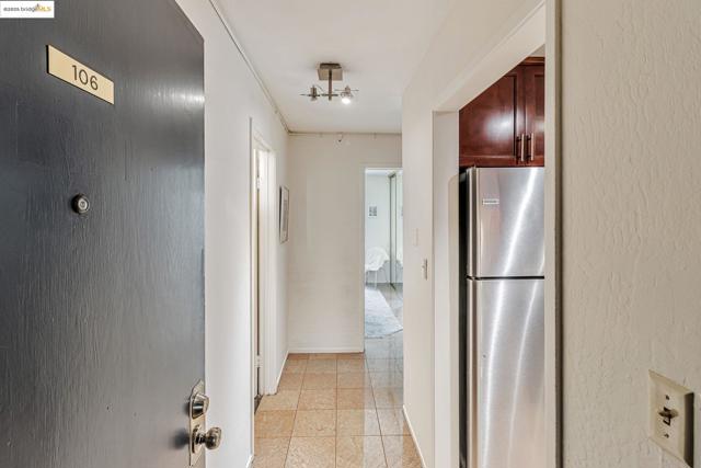 375 Jayne Avenue, Oakland CA: https://media.crmls.org/mediaz/ebe8b91d-0f78-43c4-b9e8-084495d86012.jpg