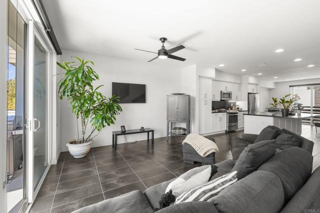 Detail Gallery Image 12 of 57 For 2563 State St, Carlsbad,  CA 92008 - 2 Beds | 2/2 Baths