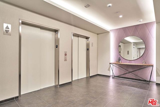 889 Francisco Street, Los Angeles CA: https://media.crmls.org/mediaz/ebe987de-0d02-4d6b-88db-fcf1a660035a.jpg