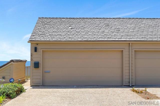 270 Surfview Ct, Del Mar CA: https://media.crmls.org/mediaz/ebe9f924-4340-4521-b65e-96cfade16efd.jpg