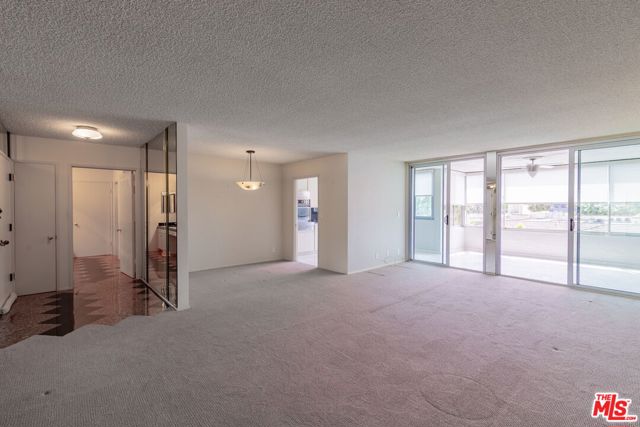 8701 Delgany Avenue, Playa del Rey CA: https://media.crmls.org/mediaz/ebea4cac-9720-4651-9217-7528eed50000.jpg
