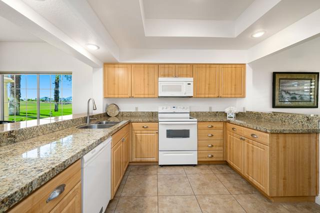 783 Montana Vista Drive, Palm Desert, CA 92211