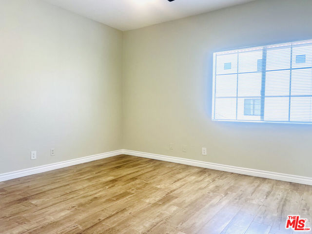 4349 CAHUENGA, Toluca Lake CA: https://media.crmls.org/mediaz/ebea7f5e-84a0-41c5-9001-9152363e9d4a.jpg