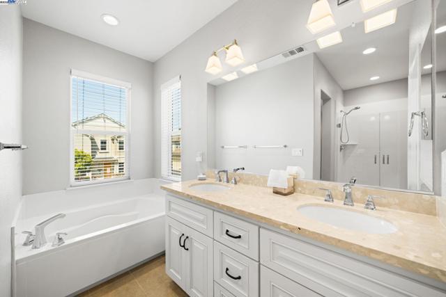 8563 Schooner Way, Newark CA: https://media.crmls.org/mediaz/ebeac2e0-6490-43c0-8a6e-6beb80d2a194.jpg