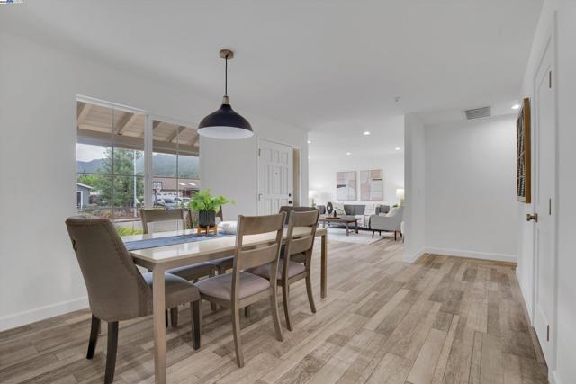 3644 Ashwood Drive, Pleasanton CA: https://media.crmls.org/mediaz/ebeb2a29-a28f-4729-ae23-047ddde2f689.jpg