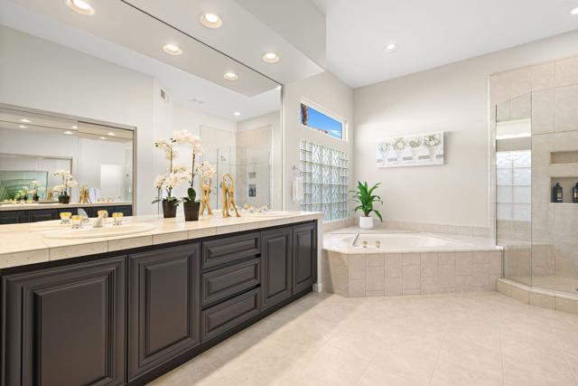 727 Arrowhead Drive, Palm Desert, CA 92211
