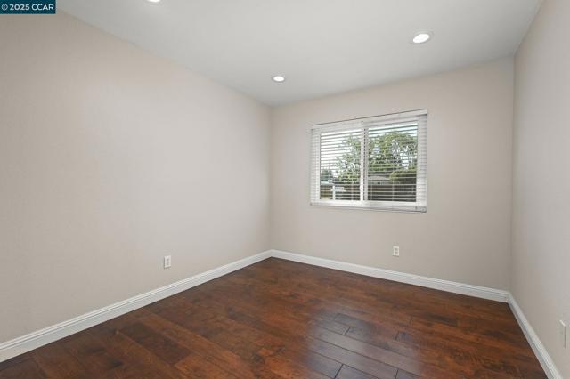 940 Lexington Pl, San Ramon CA: https://media.crmls.org/mediaz/ebeb8311-15af-44bd-a5d4-424718fc710f.jpg