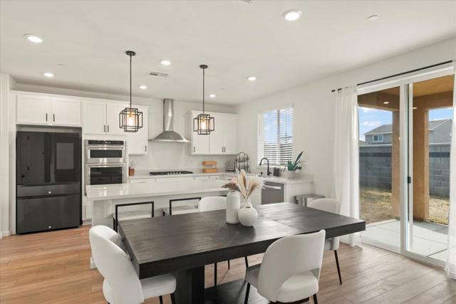 829 Crow Creek Circle, Galt CA: https://media.crmls.org/mediaz/ebee6bfc-f36c-47f8-8d3f-b8725bed1d45.jpg