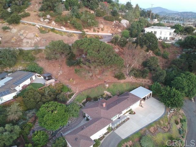 Detail Gallery Image 4 of 11 For 9542 Ridgecrest Dr, La Mesa,  CA 91941 - – Beds | – Baths