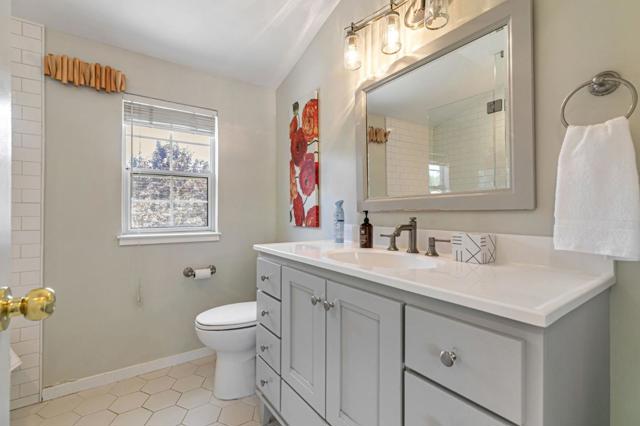 2739 Saint Giles Lane, Mountain View CA: https://media.crmls.org/mediaz/ebefc76f-bd28-449a-bde1-d83473dec276.jpg