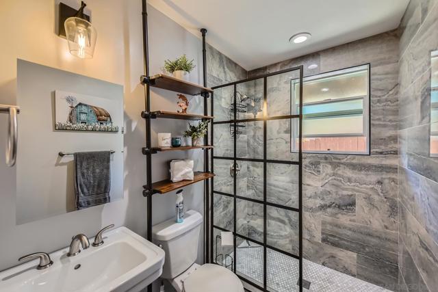 9180 Tokaj Ln, Spring Valley CA: https://media.crmls.org/mediaz/ebefdef3-38c2-4d4c-9585-9d80e2a83824.jpg