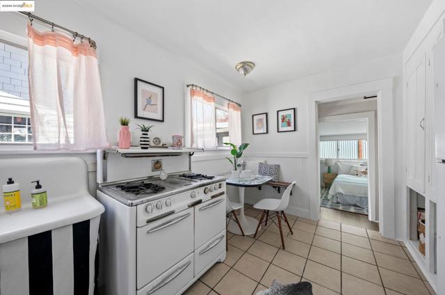 423 Santa Clara Ave, Alameda, California 94501, 1 Bedroom Bedrooms, ,1 BathroomBathrooms,Single Family Residence,For Sale,Santa Clara Ave,41099559