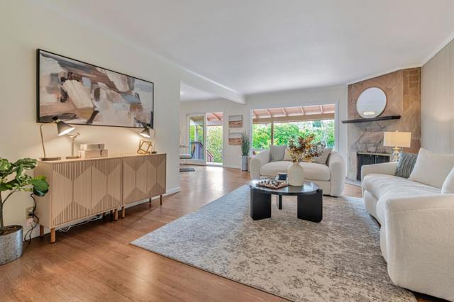 18 Queen Anne Court, Millbrae CA: https://media.crmls.org/mediaz/ebf0c665-04a0-4deb-8357-049c4914eb5b.jpg