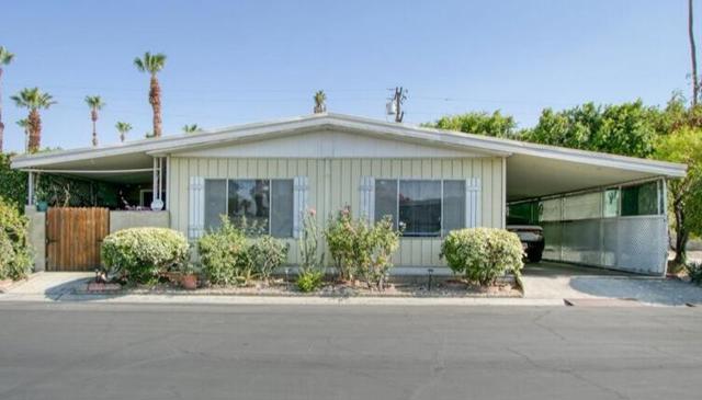 36 Club Circle Drive, Palm Springs CA: https://media.crmls.org/mediaz/ebf1165a-38e5-492b-82c2-3f8f4fb4c3ee.jpg