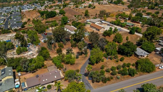 9780 Dunbar Ln Lane, El Cajon CA: https://media.crmls.org/mediaz/ebf1abbc-c2c8-498f-9e98-c5e7b715f3f2.jpg