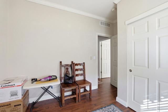 491 Mill Pond Drive, San Jose CA: https://media.crmls.org/mediaz/ebf1d0cd-a49b-4155-8802-f70d78ea4322.jpg