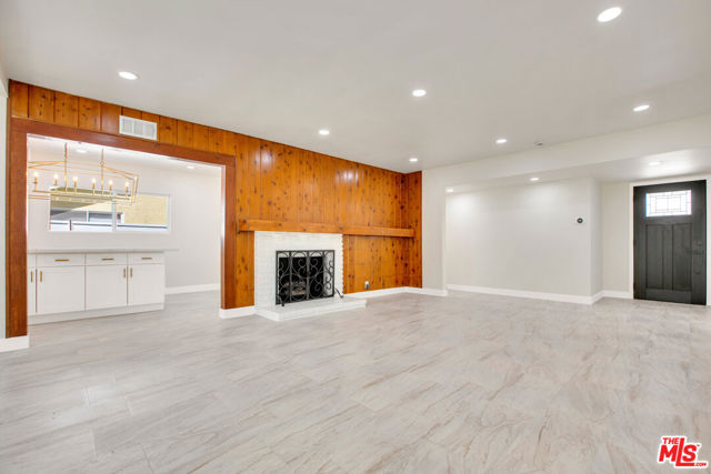 18800 Cohasset Street, Reseda CA: https://media.crmls.org/mediaz/ebf1d876-50ca-4af7-96df-92ba51cf7cfa.jpg