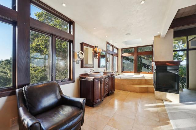 25 Oakhurst Road, San Rafael CA: https://media.crmls.org/mediaz/ebf1e81c-fc22-410e-bfa2-37cbb64a96cd.jpg
