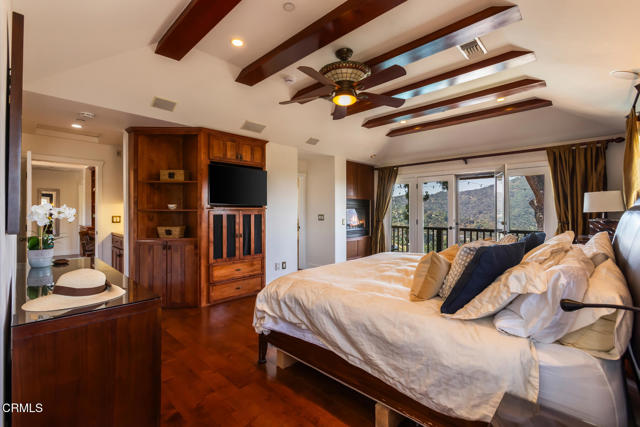 3626 Saint Elizabeth Road, Glendale CA: https://media.crmls.org/mediaz/ebf1ffac-7687-4429-b981-b6cdb5134379.jpg