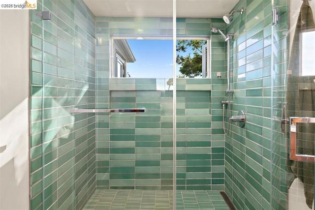 Image 33 of 54 For 450 Vermont Ave