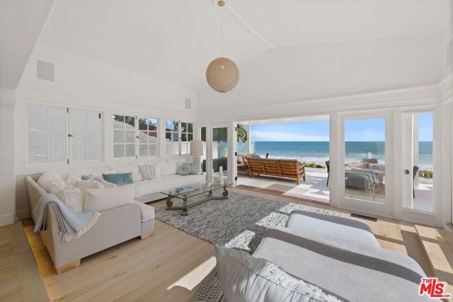 22416 Pacific Coast Highway, Malibu CA: https://media.crmls.org/mediaz/ebf2161e-aa8b-4a04-bd46-902d5ff2d4ea.jpg