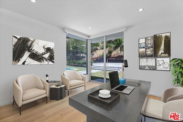 1836 Loma Vista Drive, Beverly Hills CA: https://media.crmls.org/mediaz/ebf38f6d-adf3-4f3a-bbcf-ffd2254d4fd9.jpg