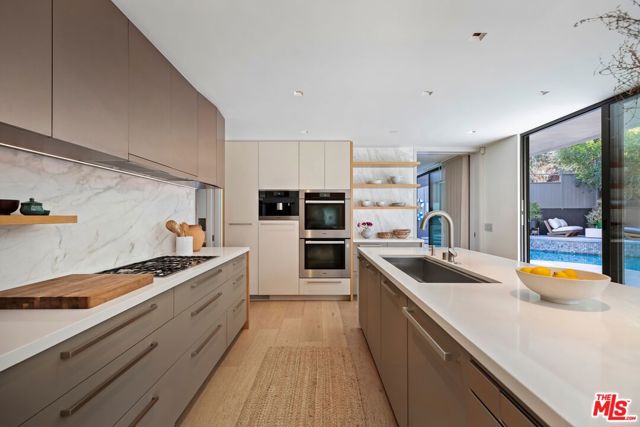 1933 Redcliff Street, Los Angeles CA: https://media.crmls.org/mediaz/ebf43265-ef57-4d83-86c4-d0ee809273e9.jpg