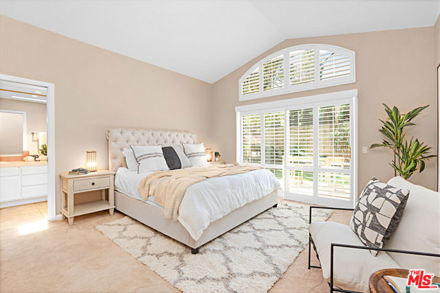 1668 Fox Springs Circle, Newbury Park CA: https://media.crmls.org/mediaz/ebf46e97-b420-454c-adba-3bd671ef07af.jpg