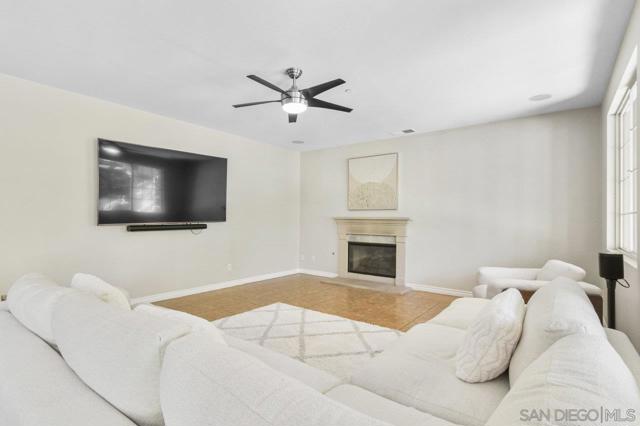 2957 Ranch Gate Rd, Chula Vista CA: https://media.crmls.org/mediaz/ebf47ad2-8eaa-4ea6-9053-827ff4d47649.jpg