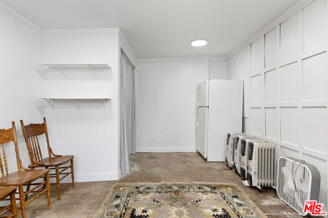 912 Victoria Avenue photo 40