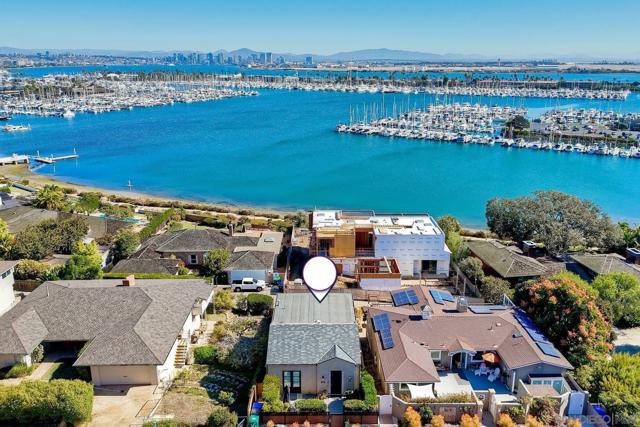 812 San Antonio Pl, San Diego CA: https://media.crmls.org/mediaz/ebf50af6-9866-43d1-87eb-386c30893f82.jpg