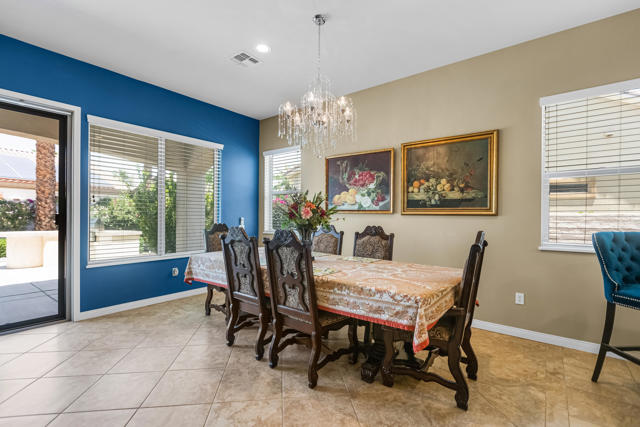 40259 Calle Cancun, Indio CA: https://media.crmls.org/mediaz/ebf52a00-39b7-4f72-a835-96dd92f33ab8.jpg