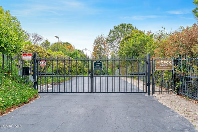 566 Rancho Road, Thousand Oaks CA: https://media.crmls.org/mediaz/ebf5d55b-04d0-4f83-be9a-dac76a33f9de.jpg