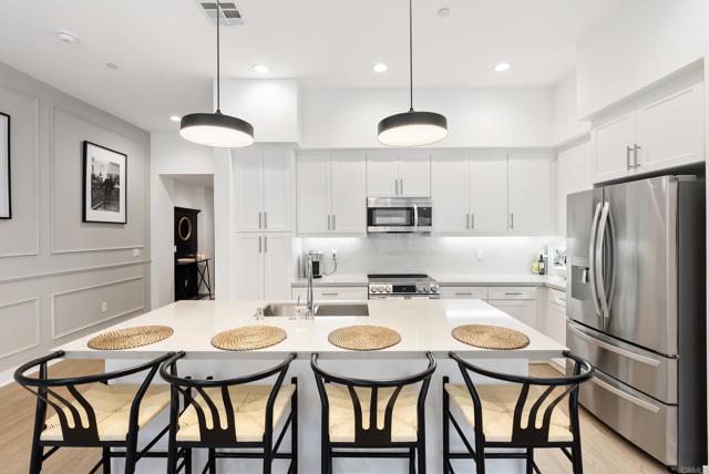 Detail Gallery Image 7 of 24 For 7661 University Ave #103,  La Mesa,  CA 91942 - 3 Beds | 2/1 Baths