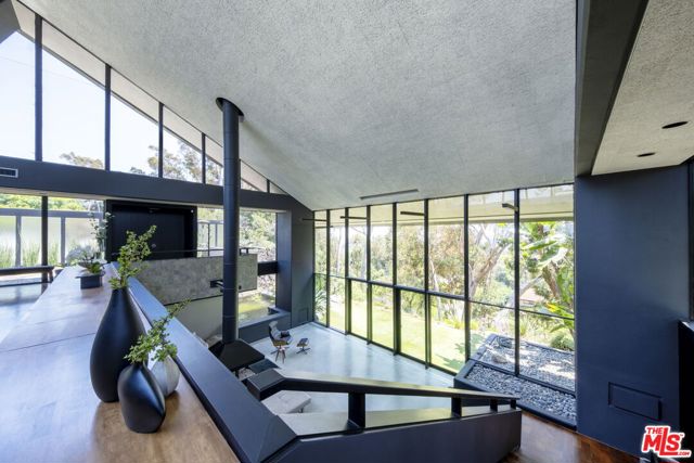 1100 Paso Alto Drive, Pasadena CA: https://media.crmls.org/mediaz/ebf6a20e-18f9-471b-8652-1339a9d32d8d.jpg