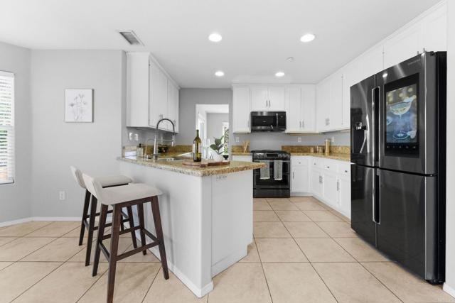 Detail Gallery Image 15 of 55 For 209 Journeys End, Vista,  CA 92083 - 4 Beds | 2/1 Baths