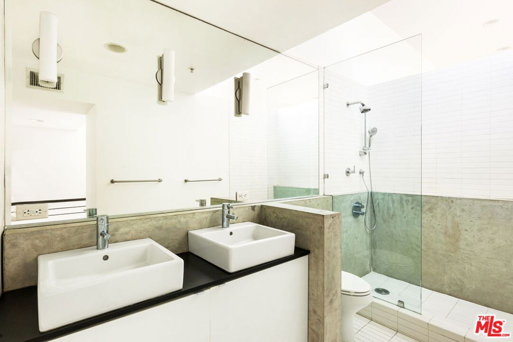 MLS #25486387 img 16