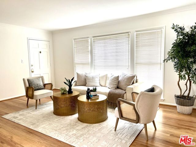 15218 Dickens Street, Sherman Oaks CA: https://media.crmls.org/mediaz/ebf85c52-e8ad-4488-a0ac-7b64c2068a33.jpg