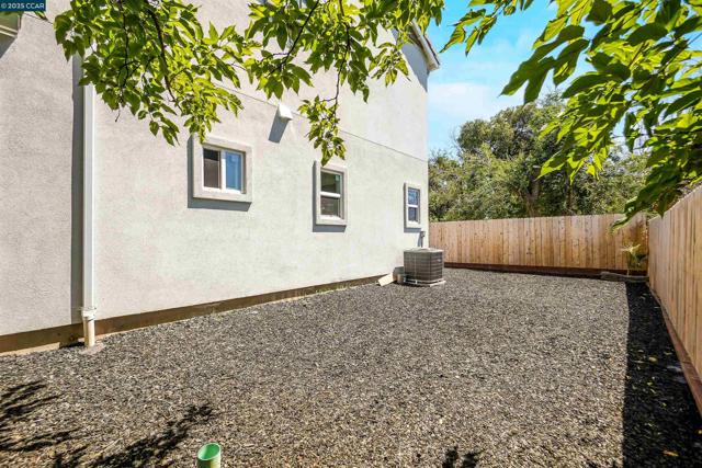 2722 Cowell Rd, Concord CA: https://media.crmls.org/mediaz/ebf8b25e-a61d-41fe-95df-9bab86ed0ac6.jpg
