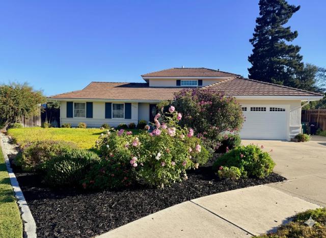 22720 Picador Drive, Salinas CA: https://media.crmls.org/mediaz/ebf8c12c-2500-4f1c-bd42-3352df8477e9.jpg