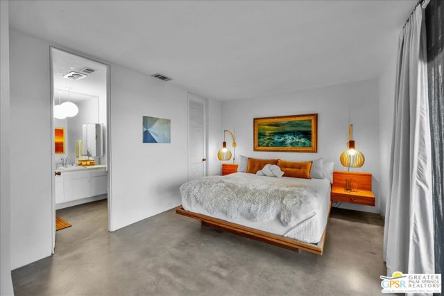 2530 N Whitewater Club Drive #A, Palm Springs, CA 92262