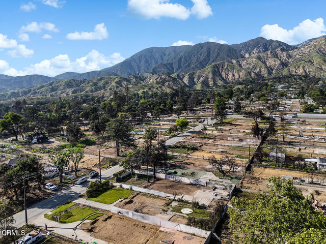 3296 Fair Oaks Ave, Altadena CA: https://media.crmls.org/mediaz/ebfb1d71-9b0e-4a67-89e9-ff455749f198.jpg