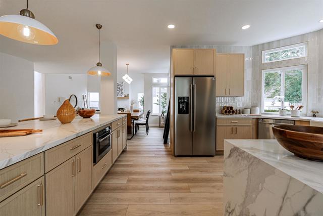 4436 Heritage Glen, San Diego CA: https://media.crmls.org/mediaz/ebfb5b38-bdcd-4004-9c1c-2afba9200c2b.jpg